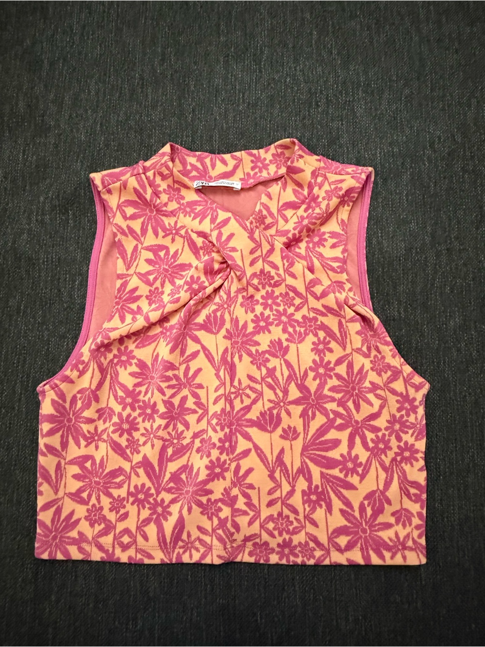 Zara women’s trendy Sleeveless Pink Floral Tank Top with trending style